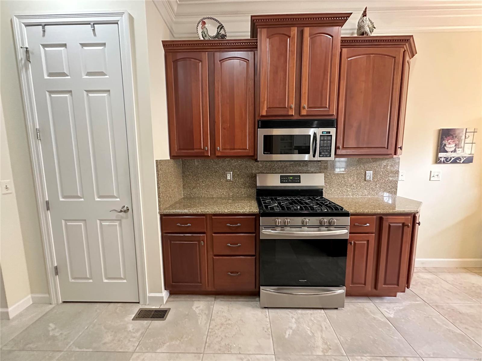 978 Chesterfield Villas Circle