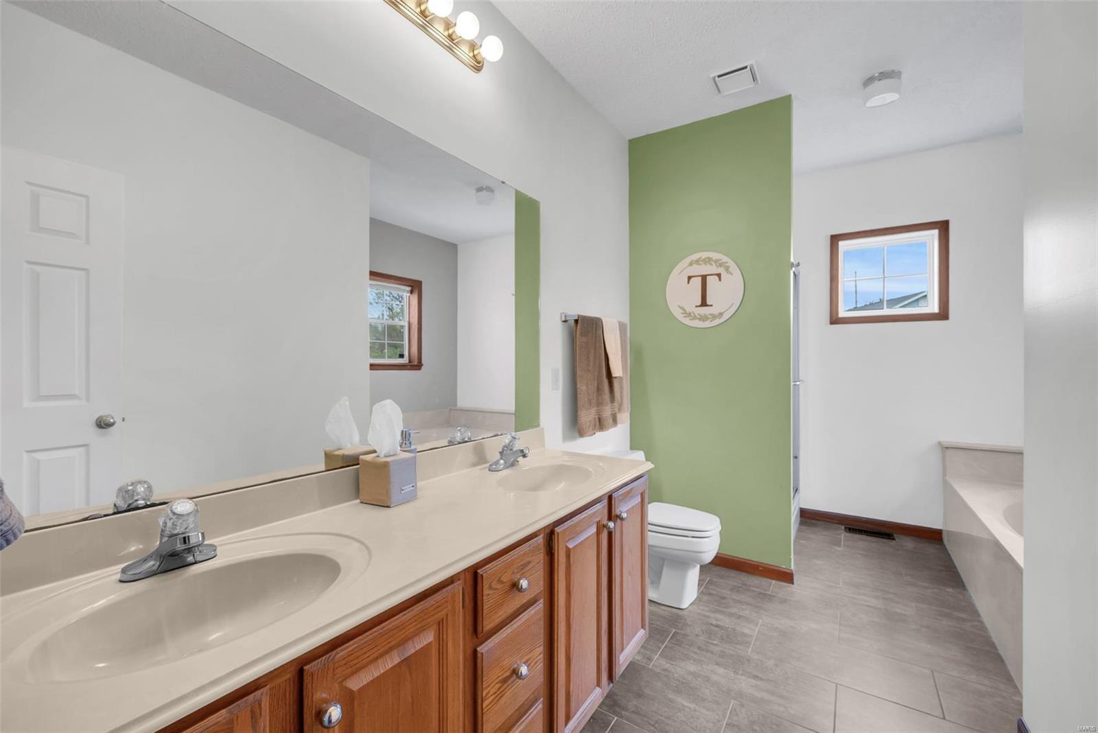 O'Fallon, Missouri 63368, United States, 3 Bedrooms Bedrooms, ,4 BathroomsBathrooms,Residential,Active,109051