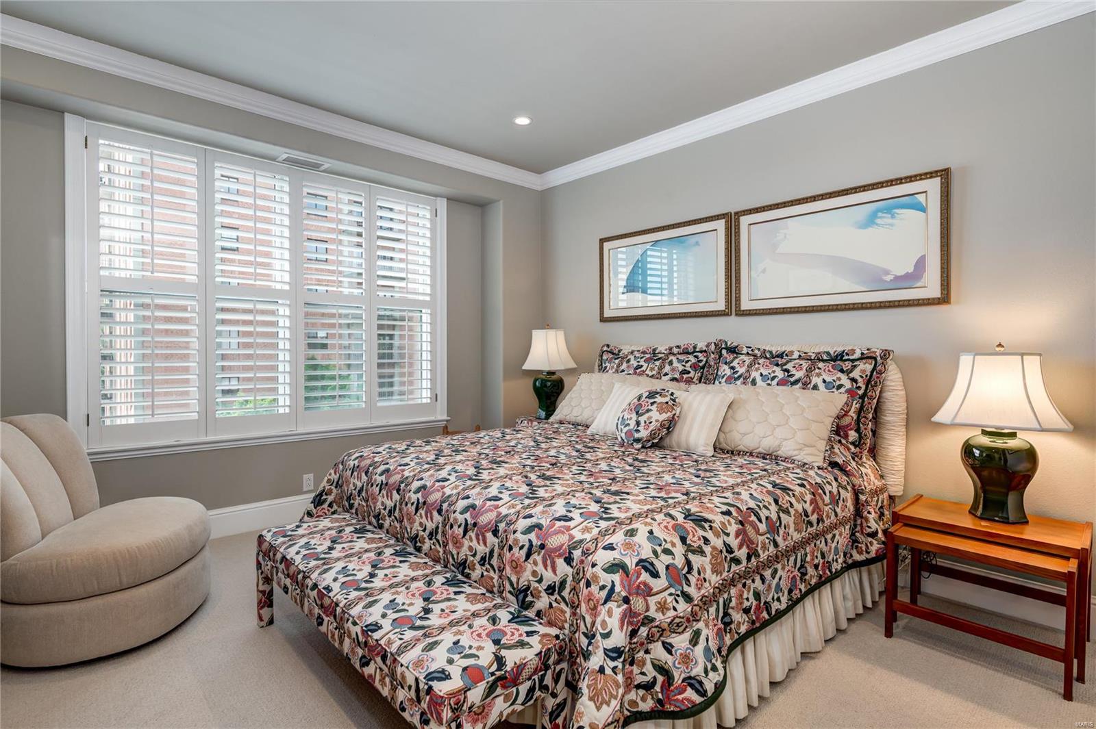 Residence At 800 S Hanley A Condo - Residential