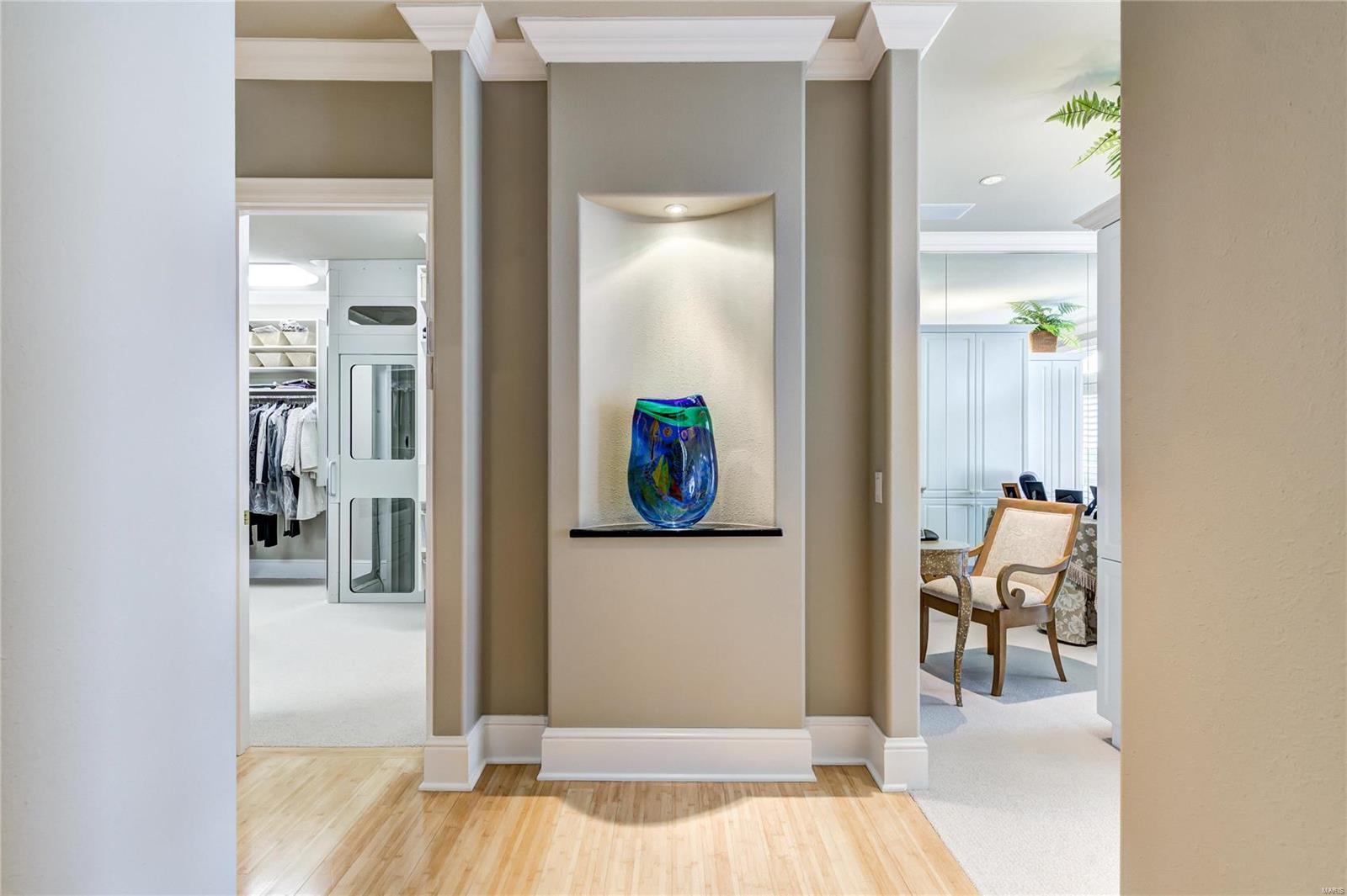 Residence At 800 S Hanley A Condo - Residential