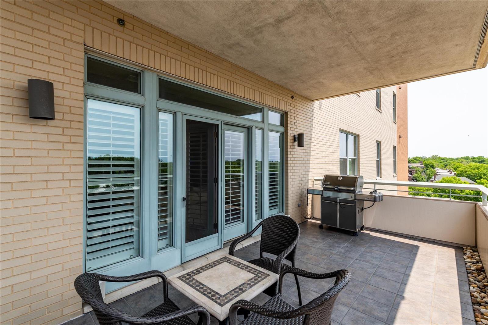 Residence At 800 S Hanley A Condo - Residential