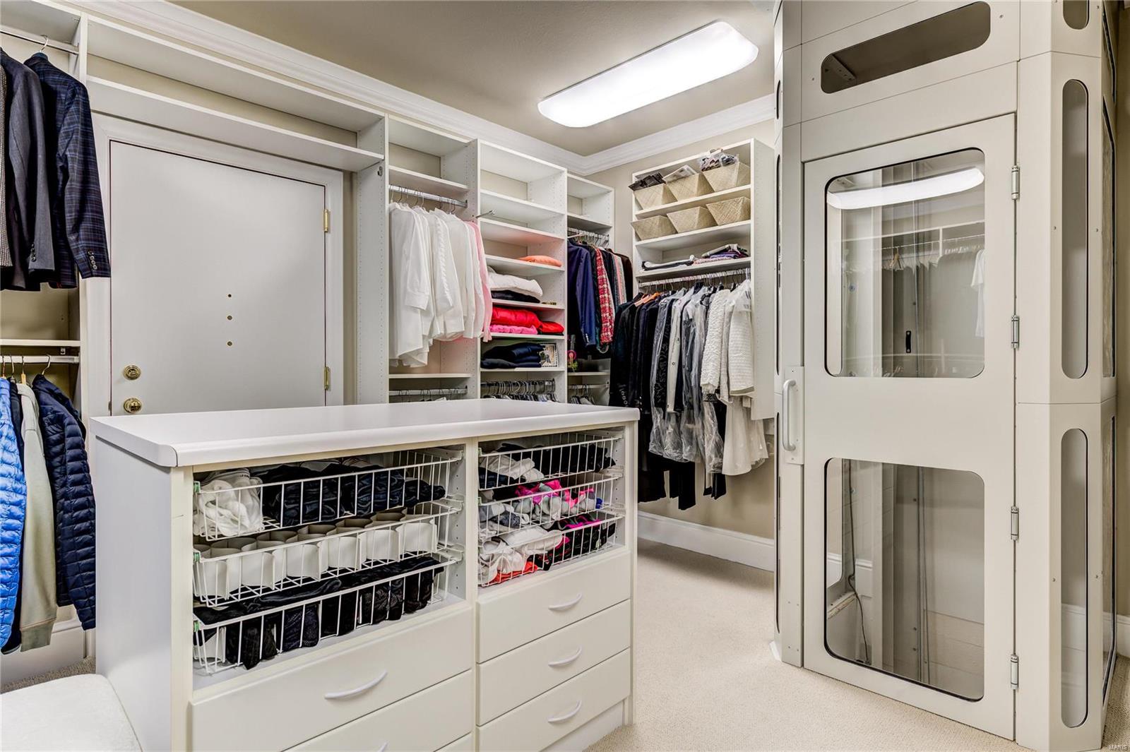 Residence At 800 S Hanley A Condo - Residential