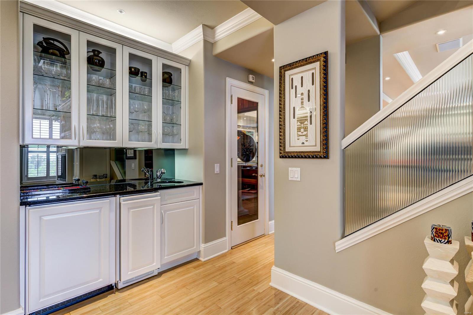 Residence At 800 S Hanley A Condo - Residential