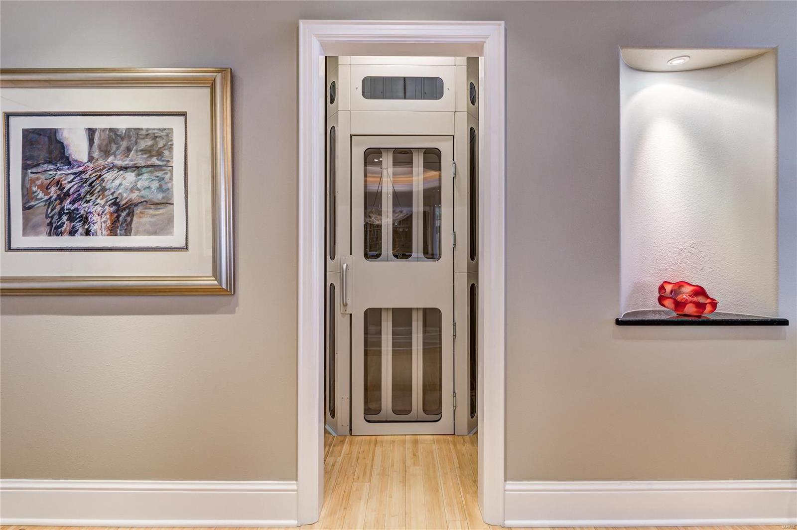 Residence At 800 S Hanley A Condo - Residential