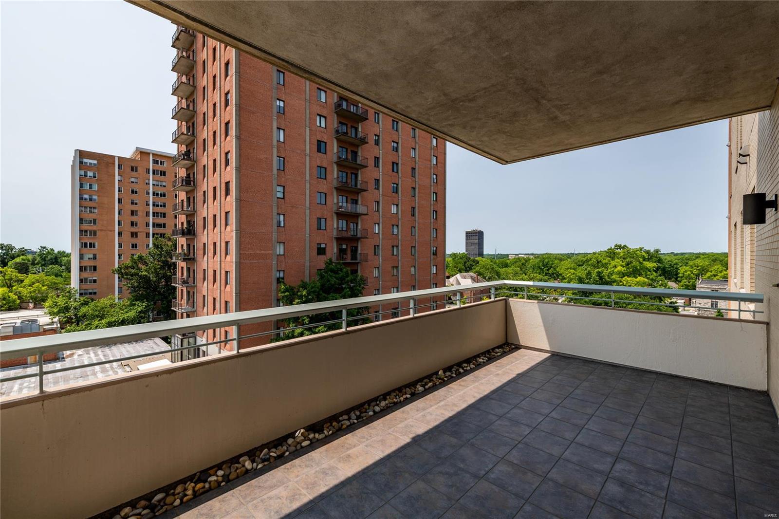 Residence At 800 S Hanley A Condo - Residential