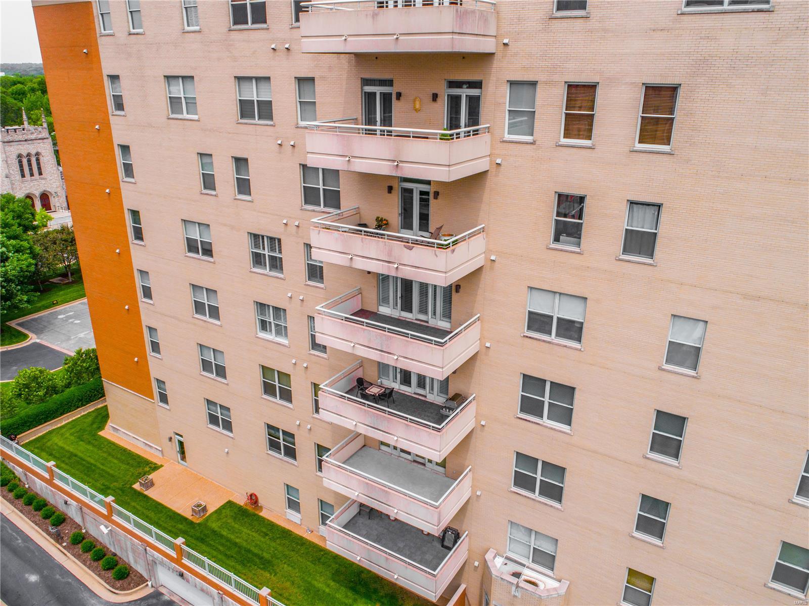 Residence At 800 S Hanley A Condo - Residential