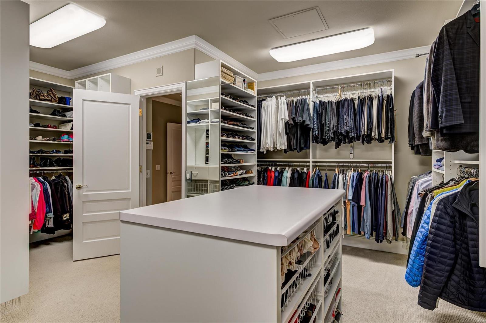 Residence At 800 S Hanley A Condo - Residential