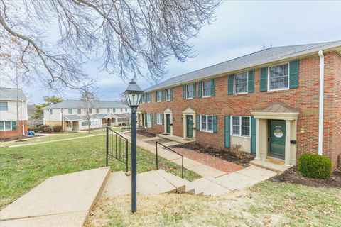 8953 S Swan Circle St Louis MO 63144