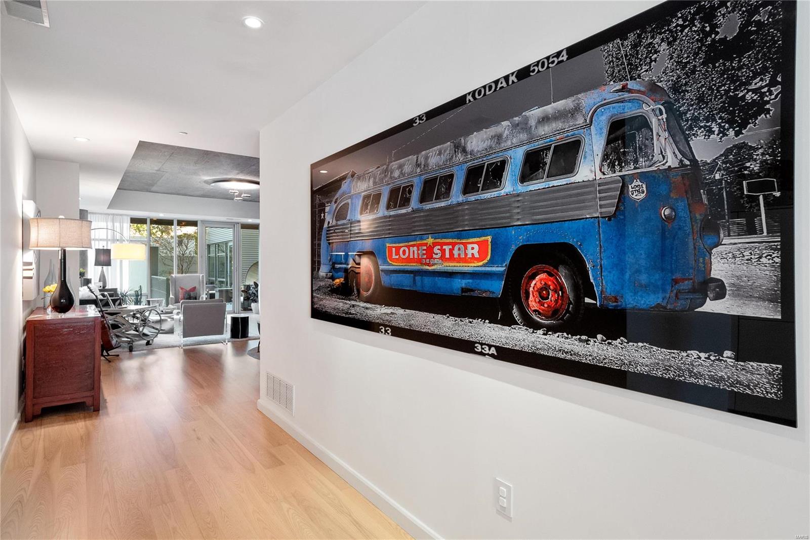 4545 Lindell Blvd - Residential