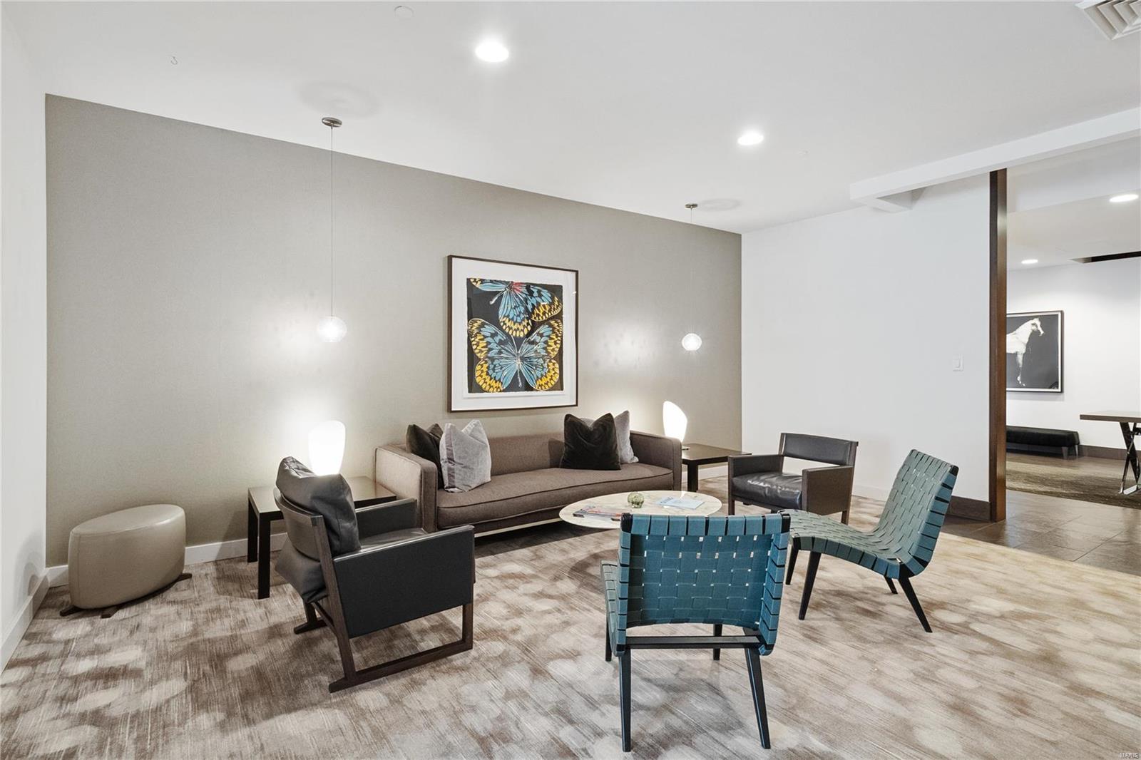 4545 Lindell Blvd - Residential