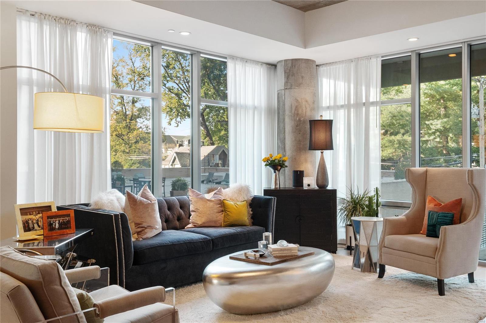 4545 Lindell Blvd - Residential