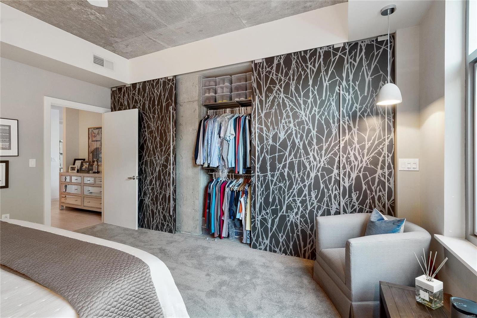 4545 Lindell Blvd - Residential