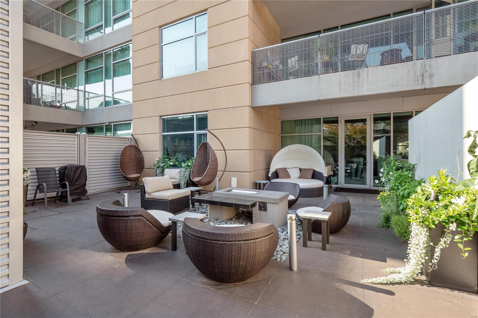 4545 Lindell Blvd - Residential