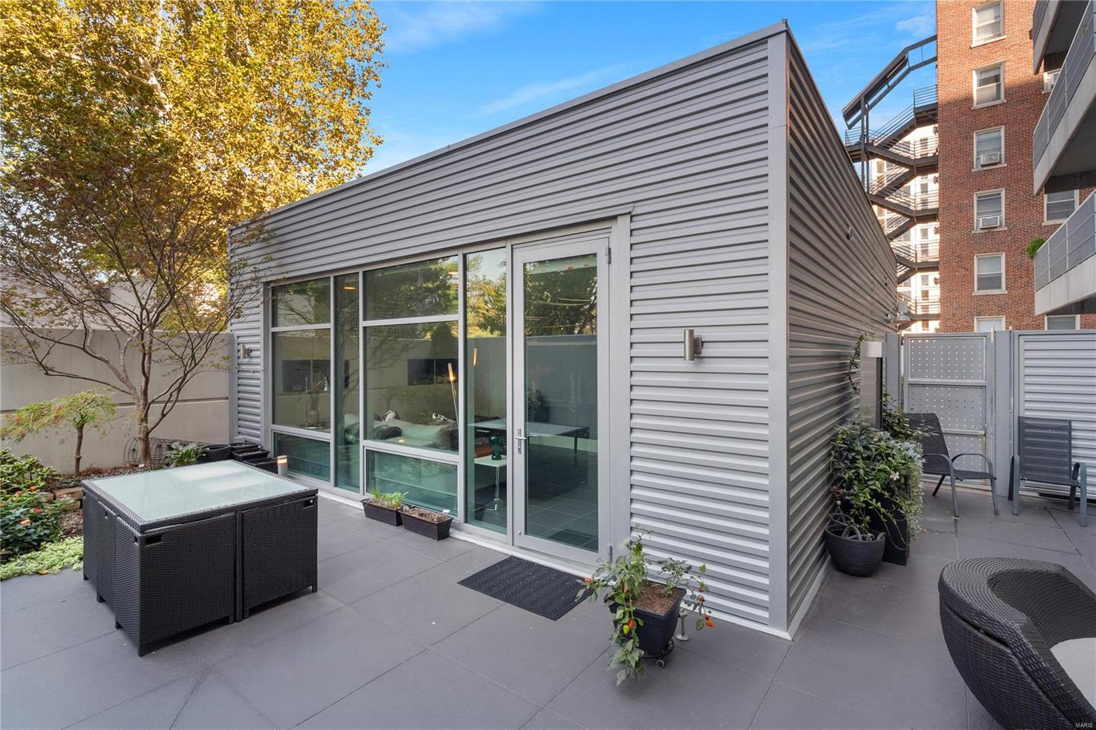 4545 Lindell Blvd - Residential