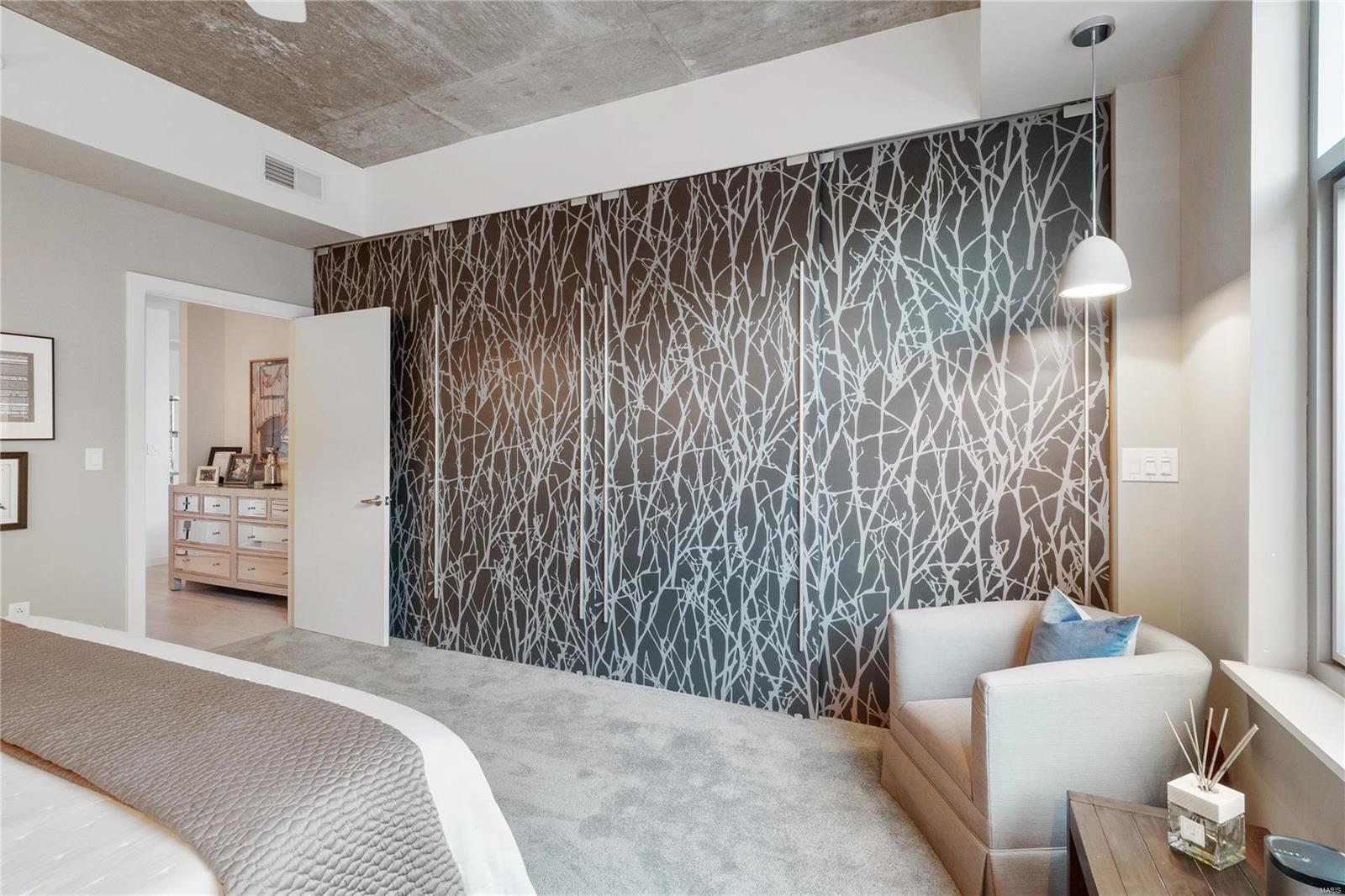 4545 Lindell Blvd - Residential