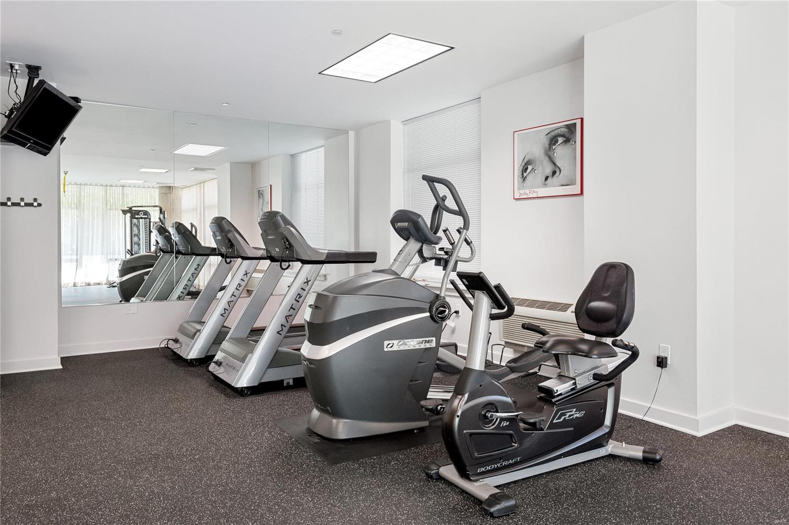 4545 Lindell Blvd - Residential