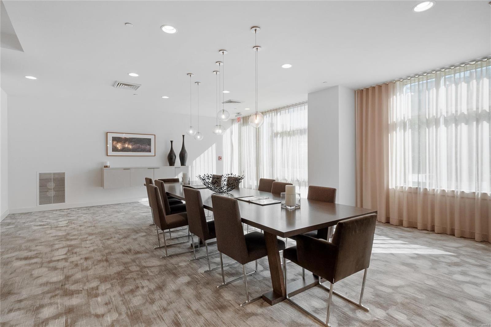 4545 Lindell Blvd - Residential