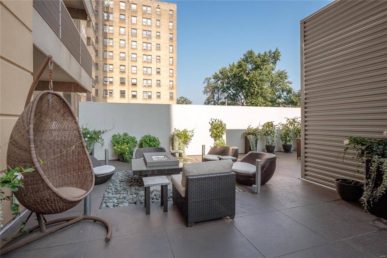 4545 Lindell Blvd - Residential