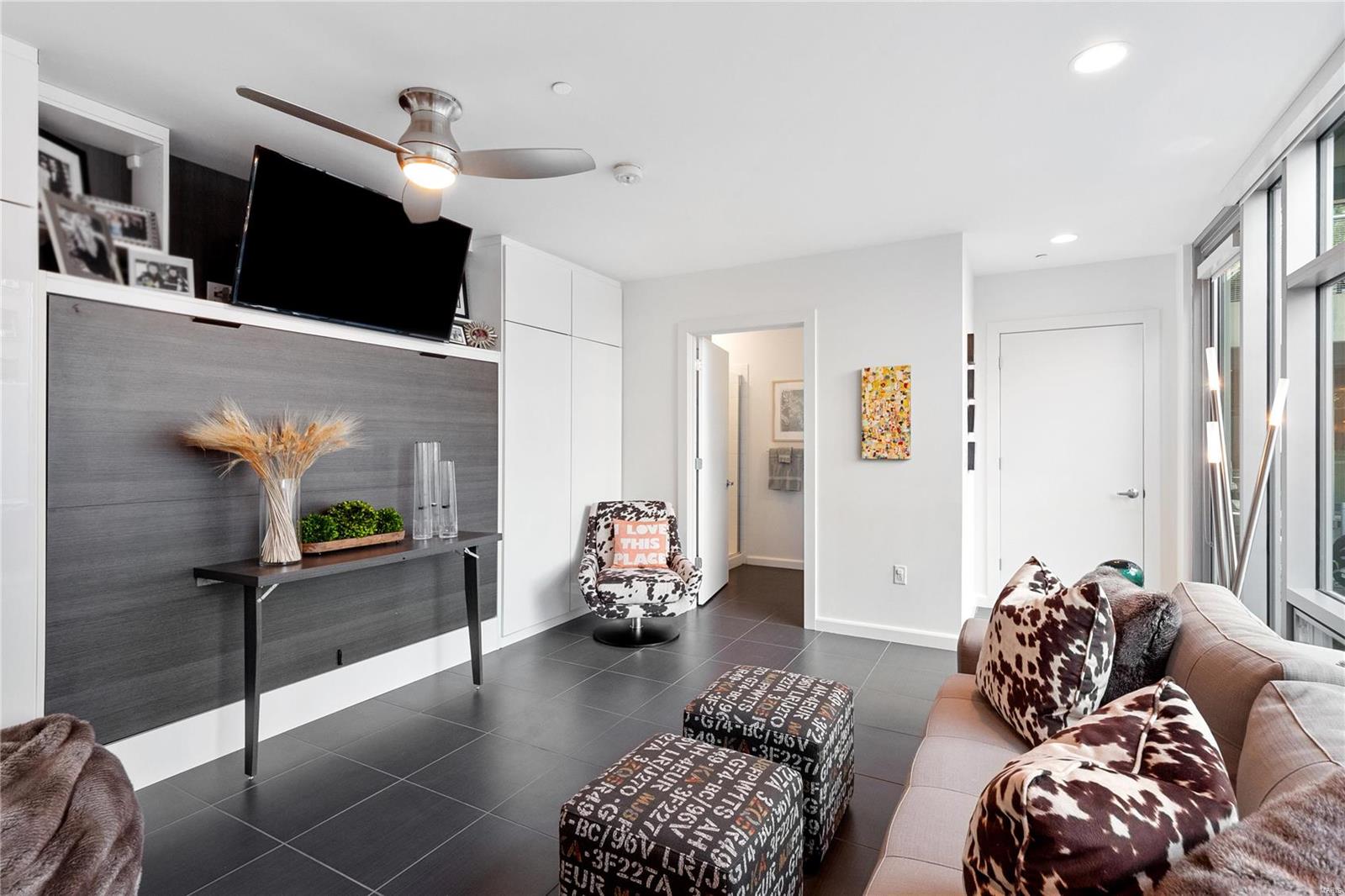 4545 Lindell Blvd - Residential