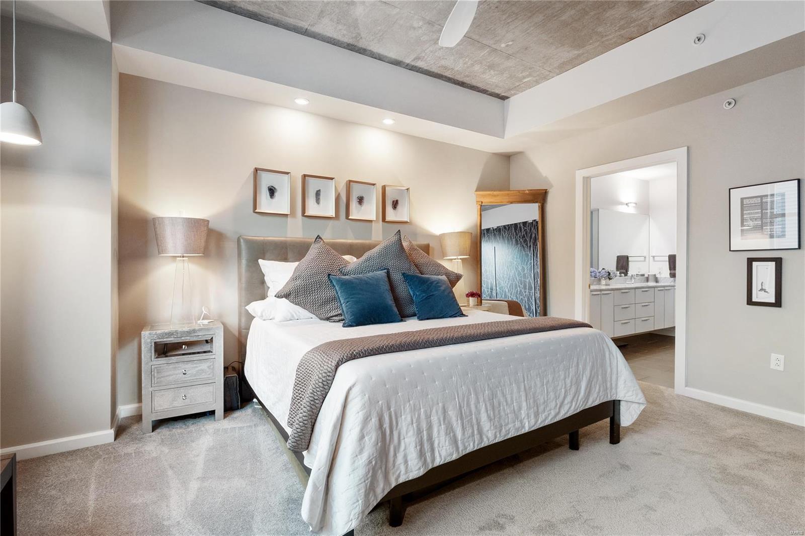 4545 Lindell Blvd - Residential