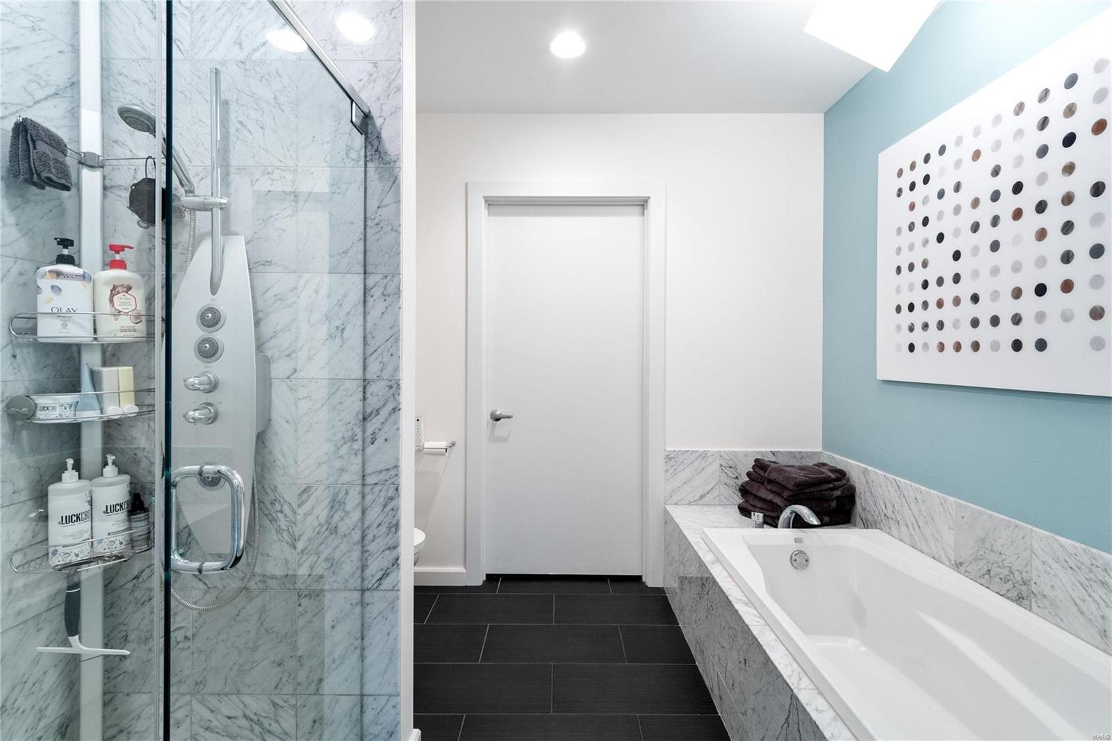 4545 Lindell Blvd - Residential