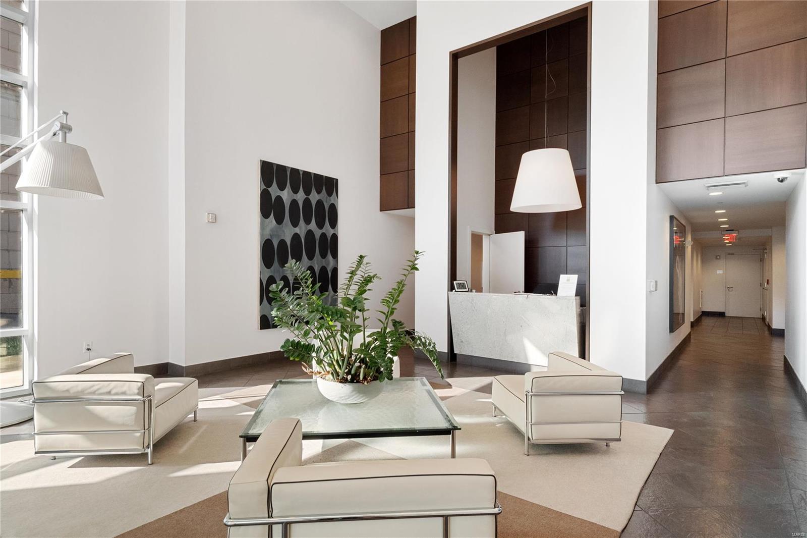 4545 Lindell Blvd - Residential