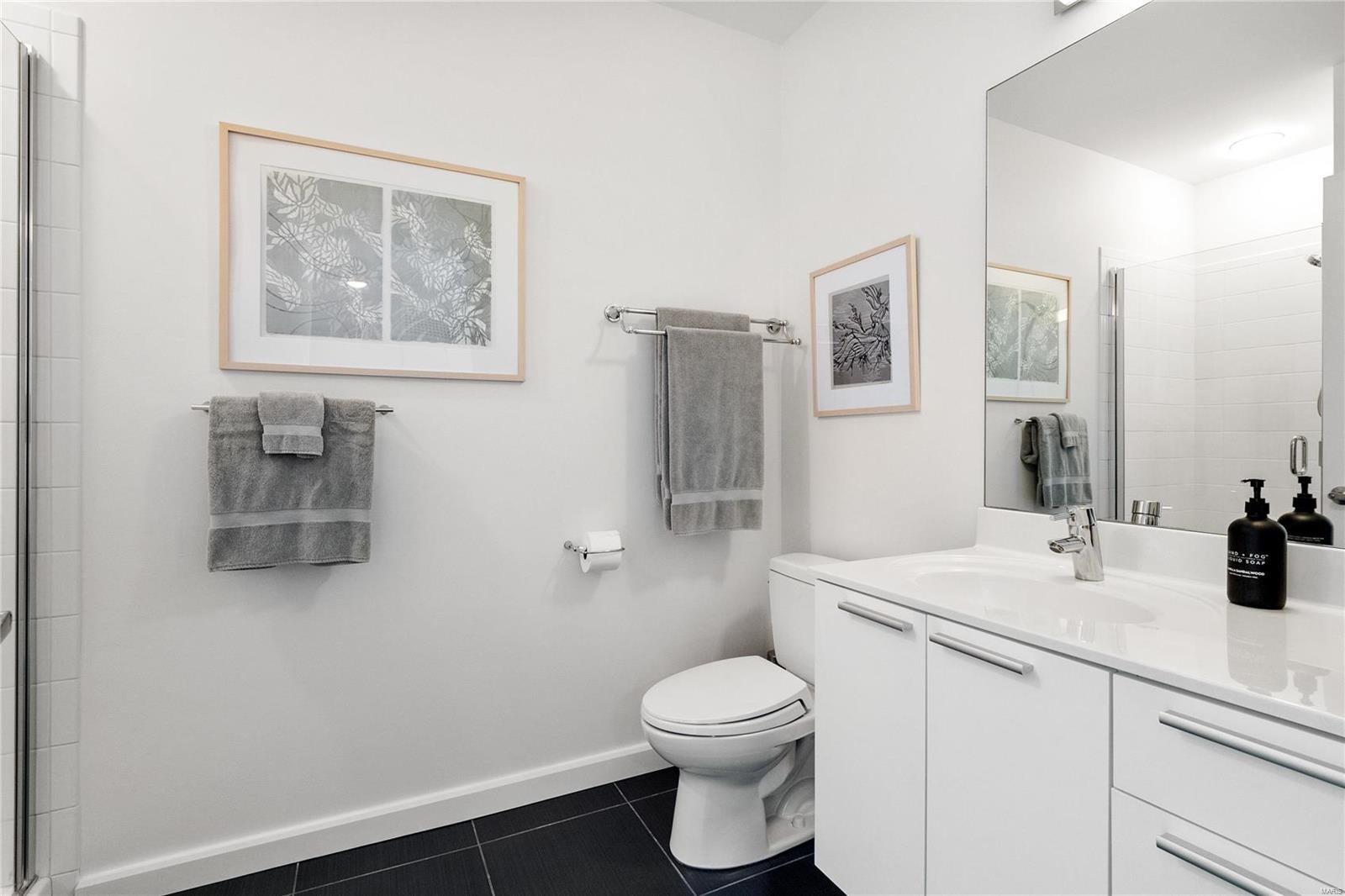 4545 Lindell Blvd - Residential