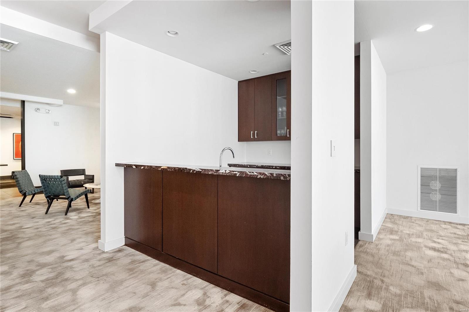 4545 Lindell Blvd - Residential