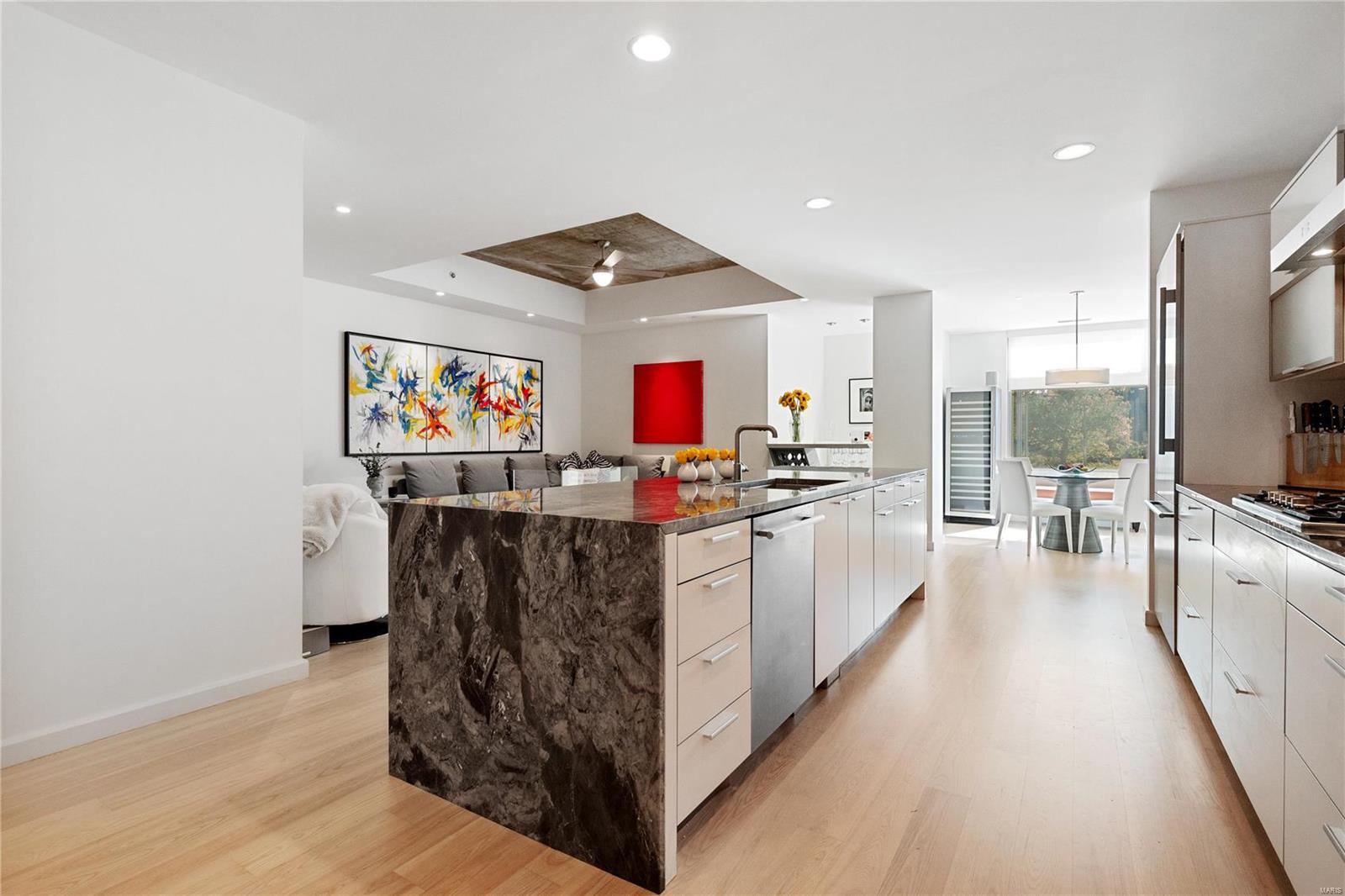 4545 Lindell Blvd - Residential