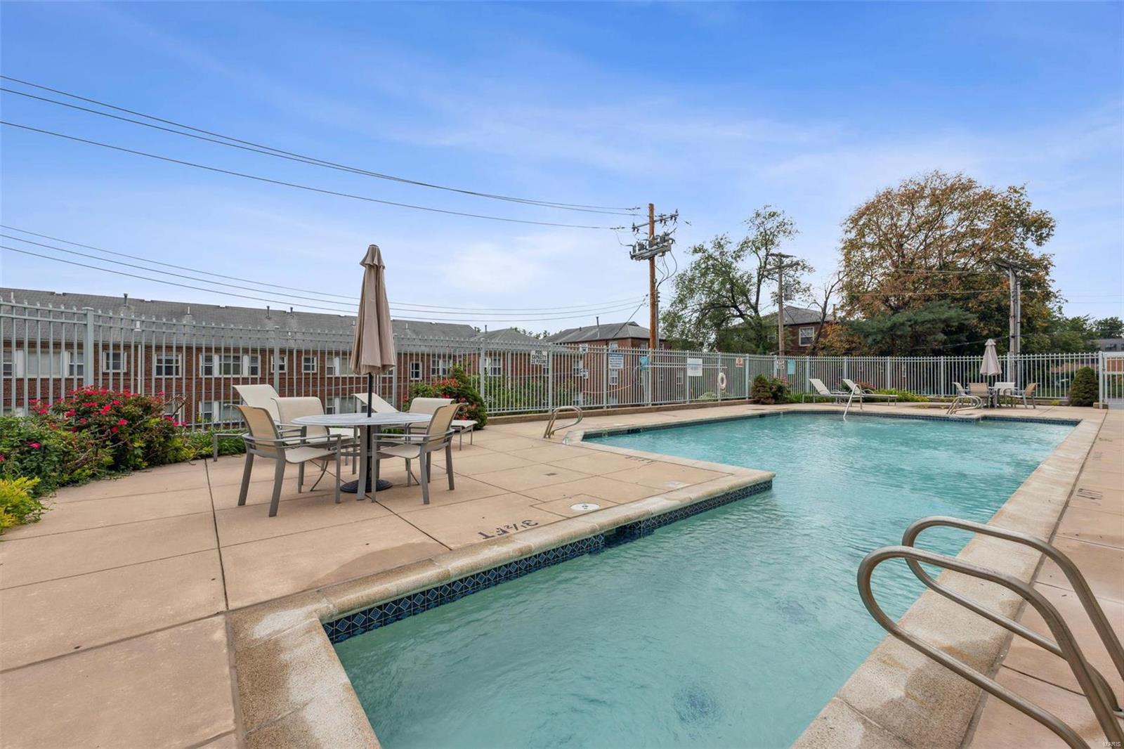 Residence At 800 S Hanley A Condo - Residential