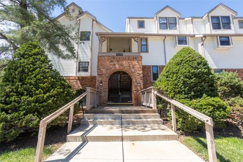 7037 Green Tee Court F St Louis MO 63129