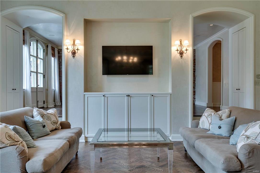 Warson Corner - Residential