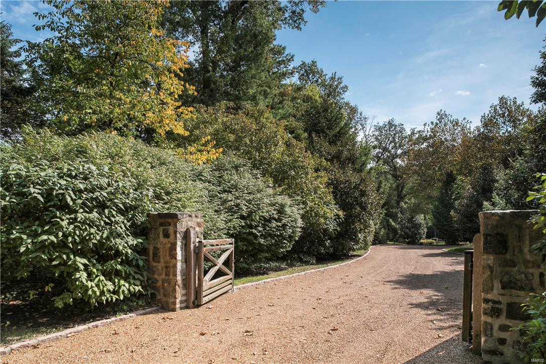 Warson Corner - Residential