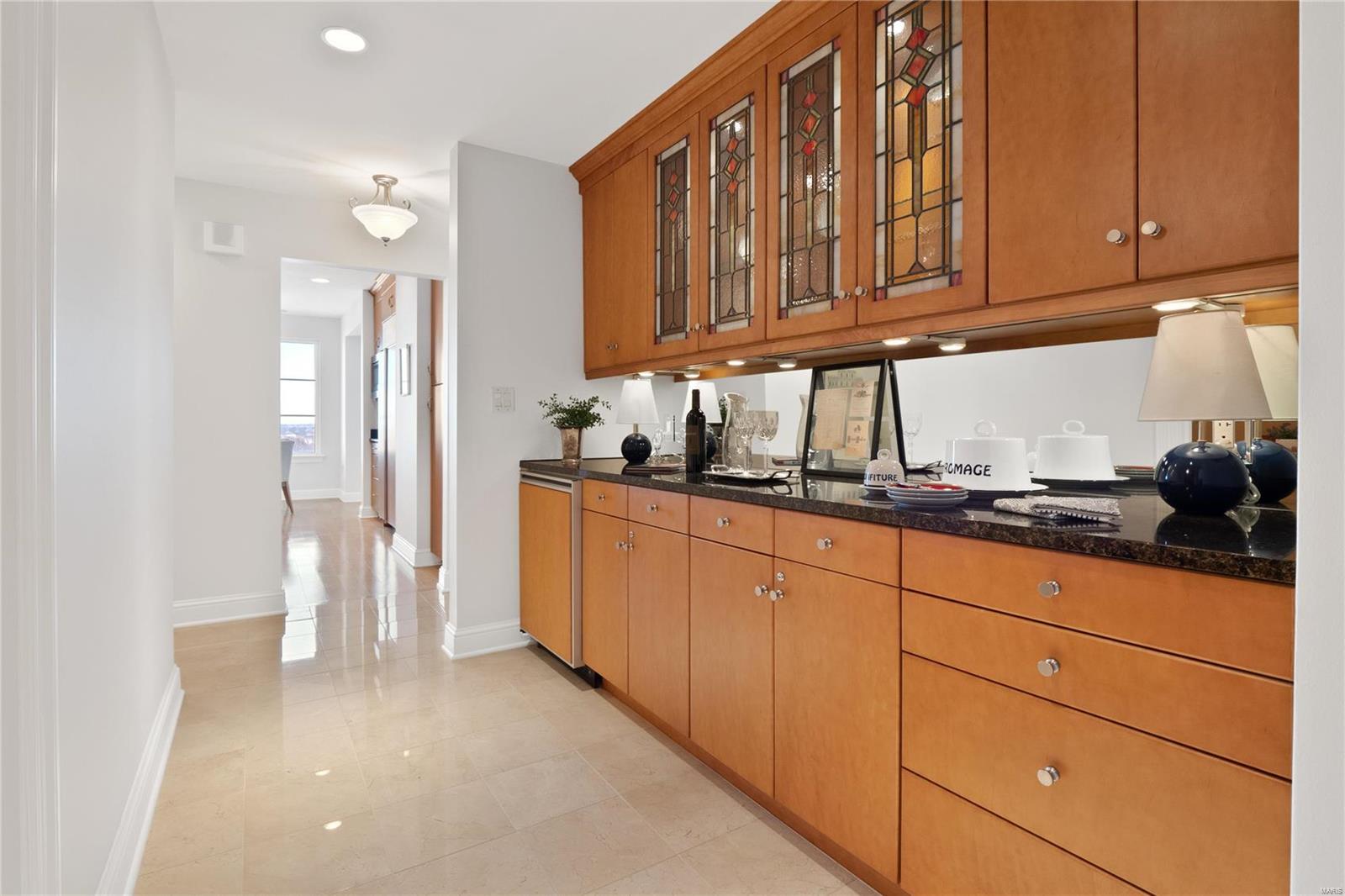 Plaza In Clayton A Condo Amd & - Residential