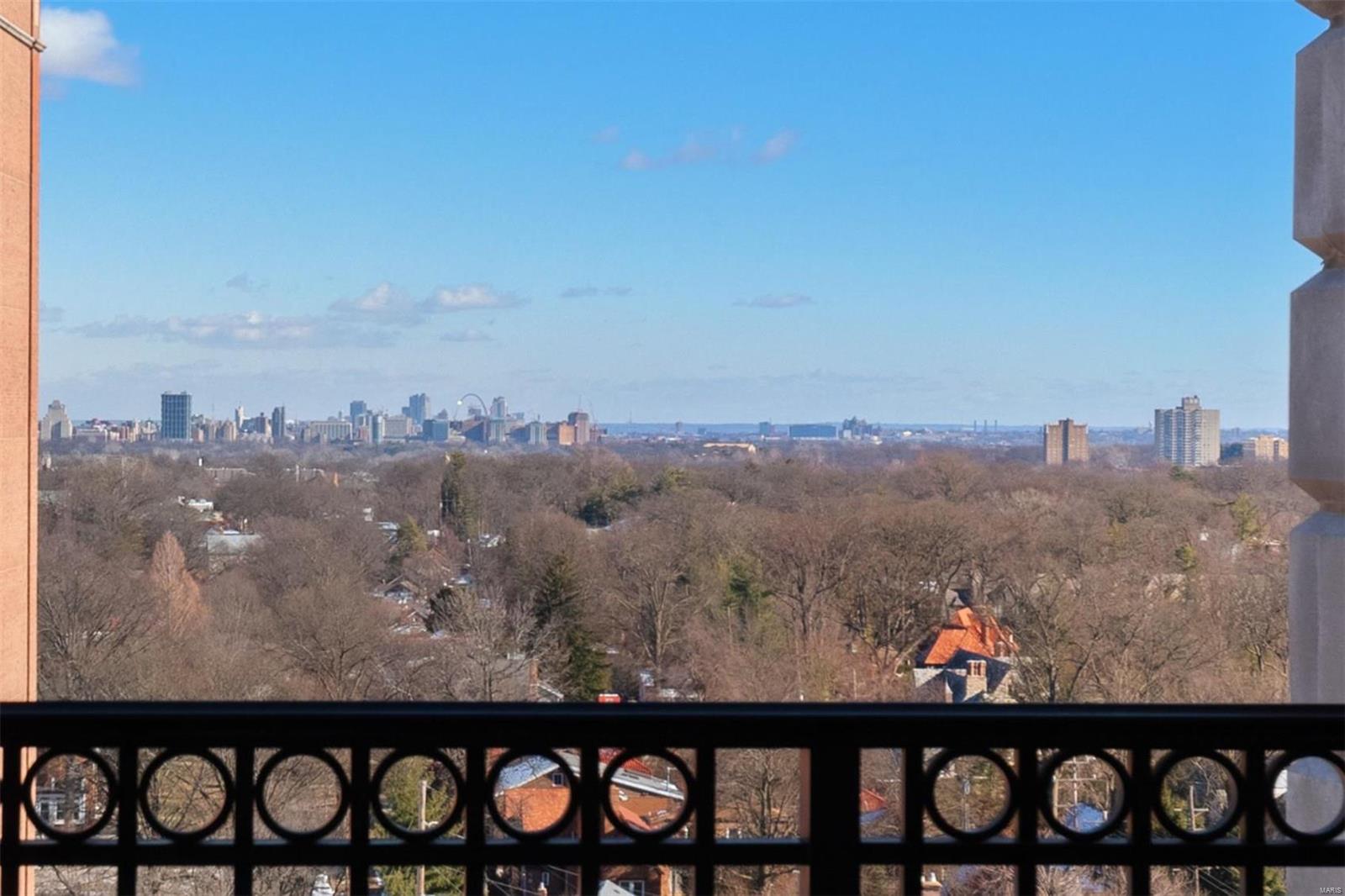 Plaza In Clayton A Condo Amd & - Residential