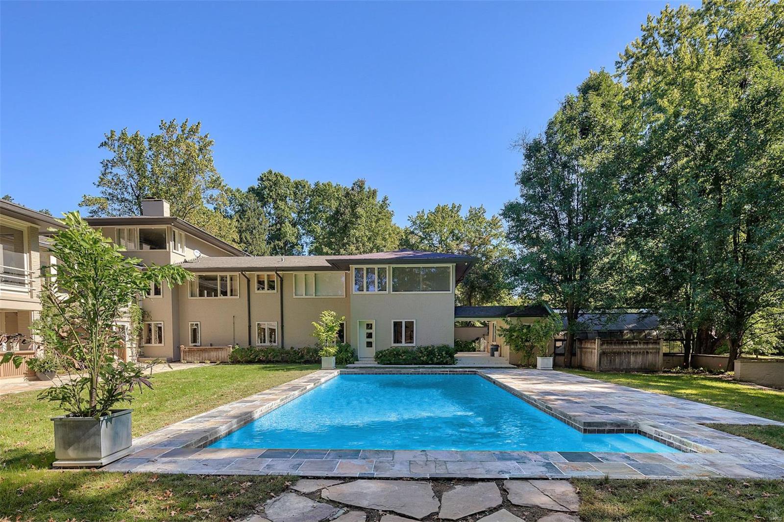 David Finke Estate - Residential