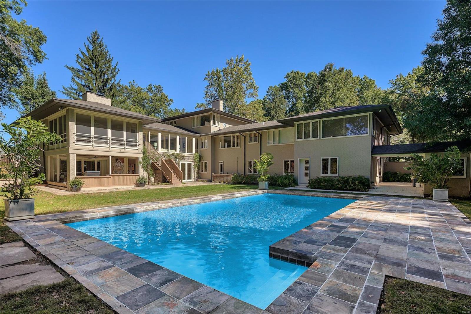 David Finke Estate - Residential