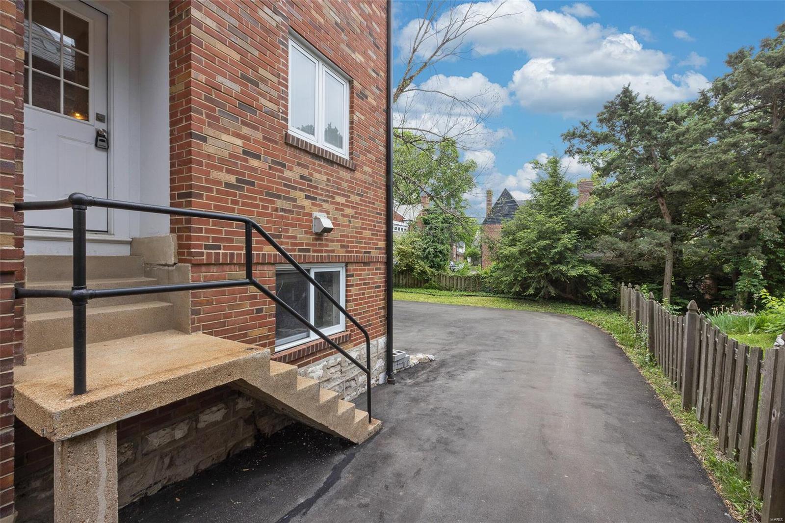 Davis Place - Residential