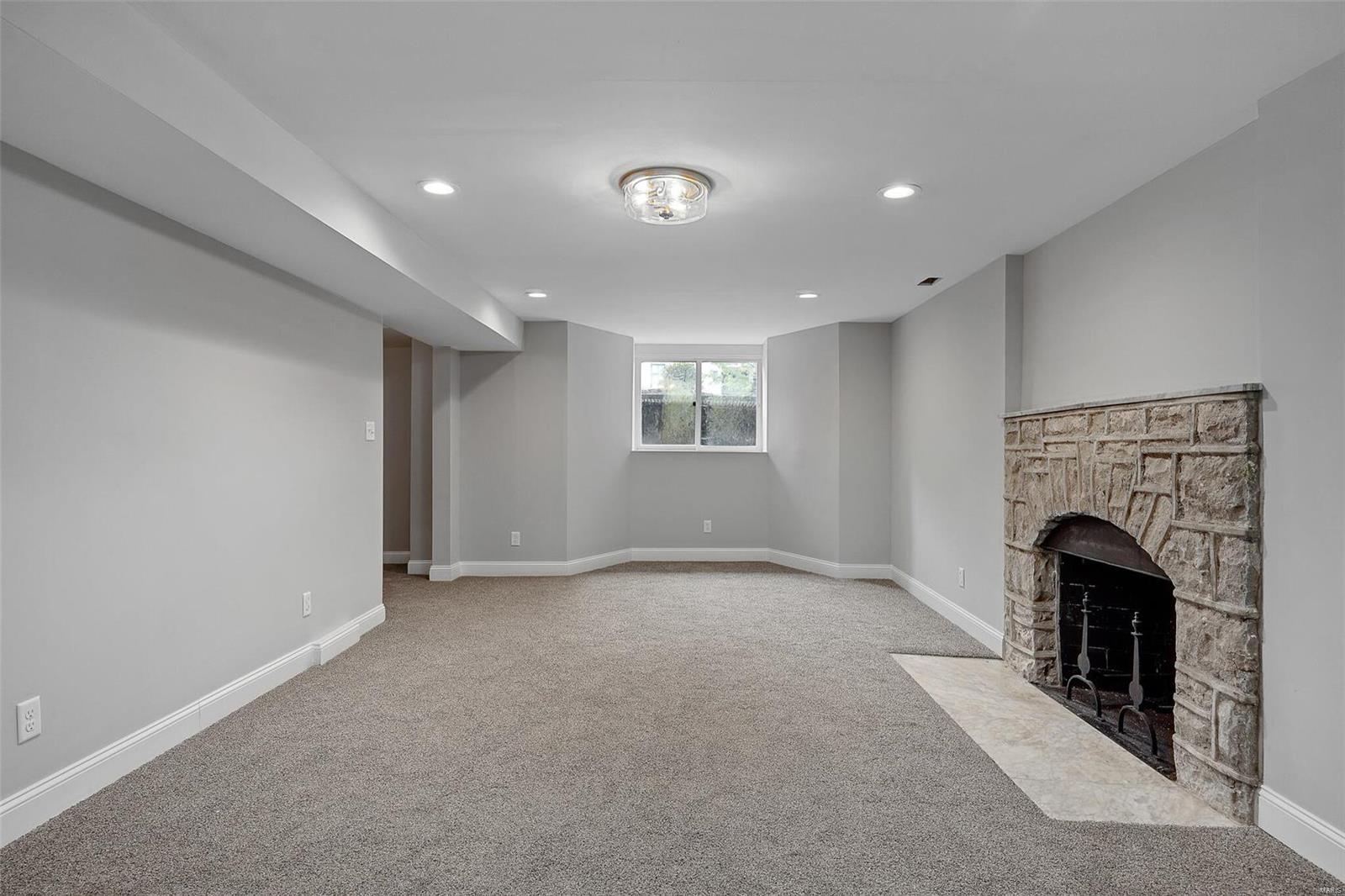 Davis Place - Residential