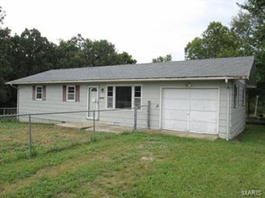 THIS PROPERTY IS ELIGIBLE UNDER THE FREDDIE MAC FIRST LOOK INITIATIVE FOR THE FIRST 20 DAYS ON THE MARKET TO OWNER OCCUPANT BUYERS FOR THEIR PRIMARY OR SECONDARY RESIDENCE. ALL OTHER "INVESTOR" OFFERS WILL BE SUBMITTED AFTER THE 20TH DAY ON THE MARKET 10/17/2016 SpecialListingConditions: Foreclosure