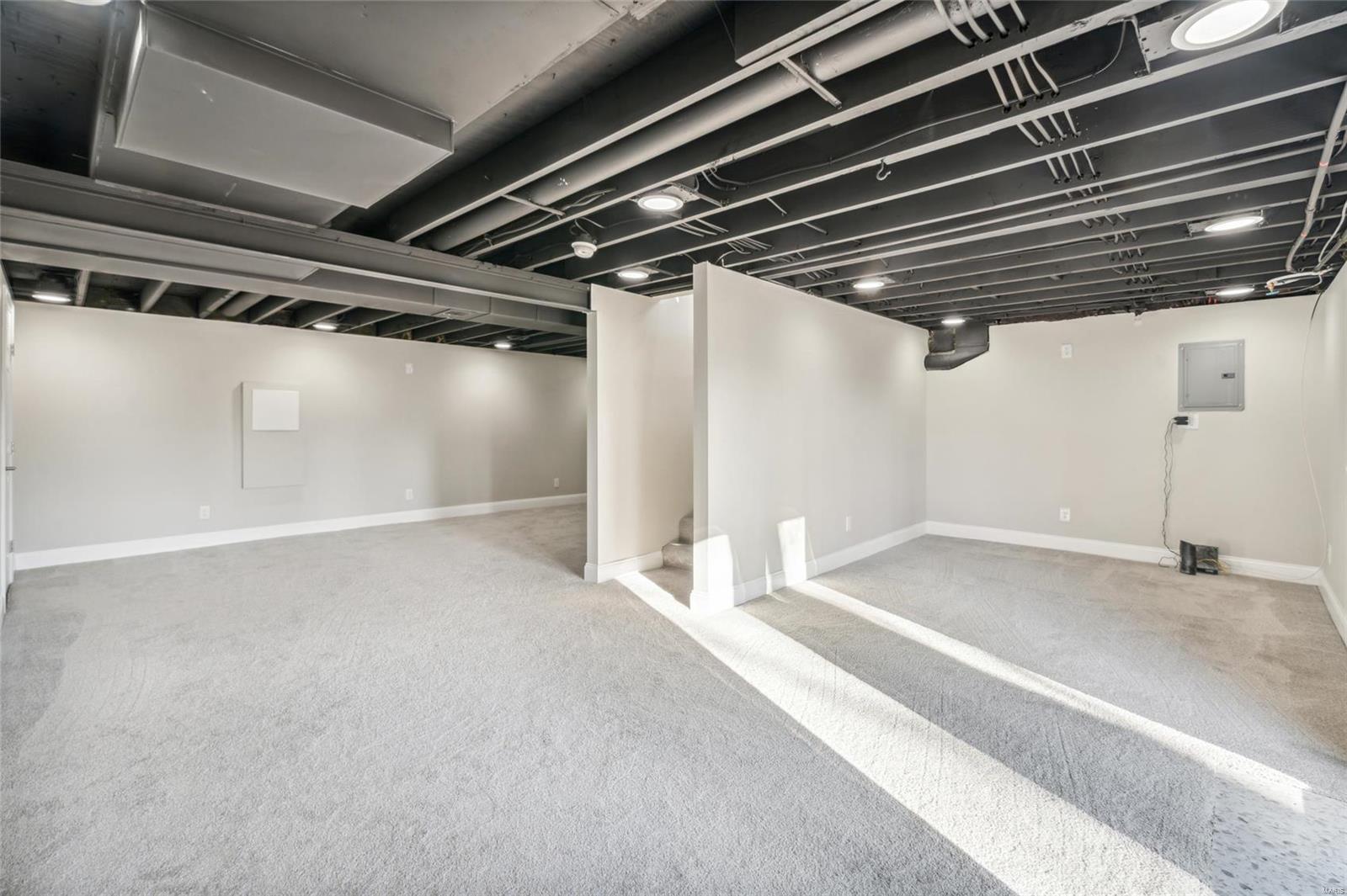 St Louis, Missouri 63136, United States, 3 Bedrooms Bedrooms, ,2 BathroomsBathrooms,Residential,Active,910