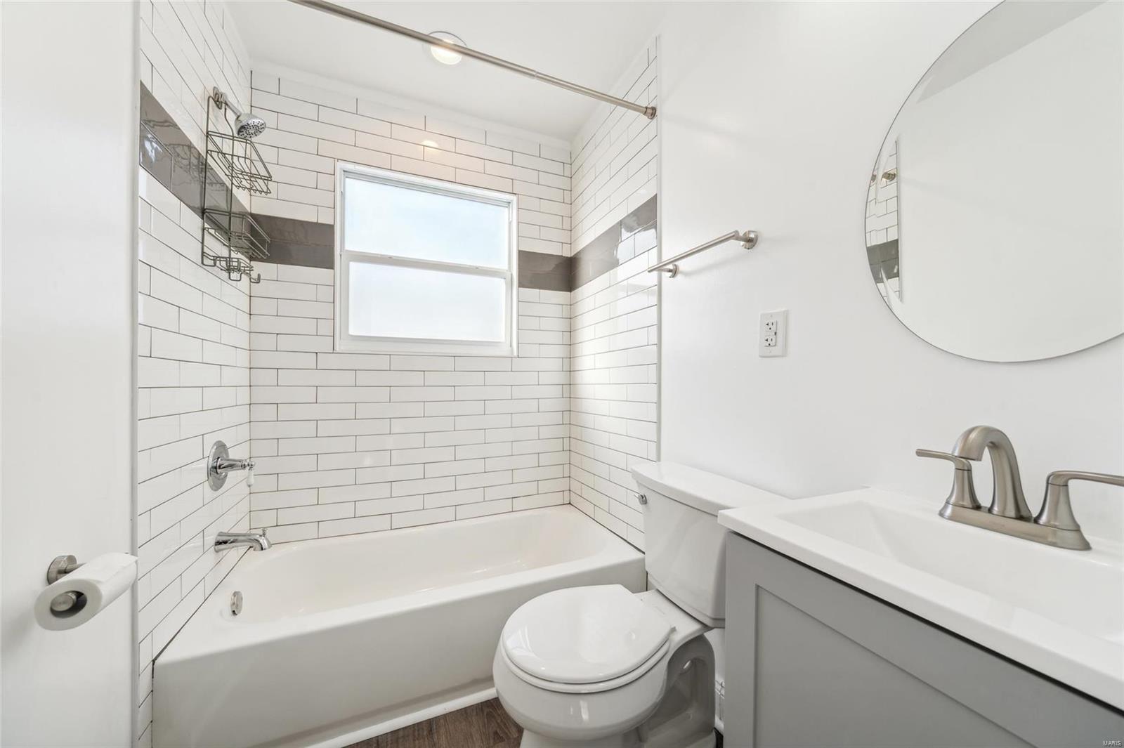 St Louis, Missouri 63136, United States, 3 Bedrooms Bedrooms, ,2 BathroomsBathrooms,Residential,Active,910