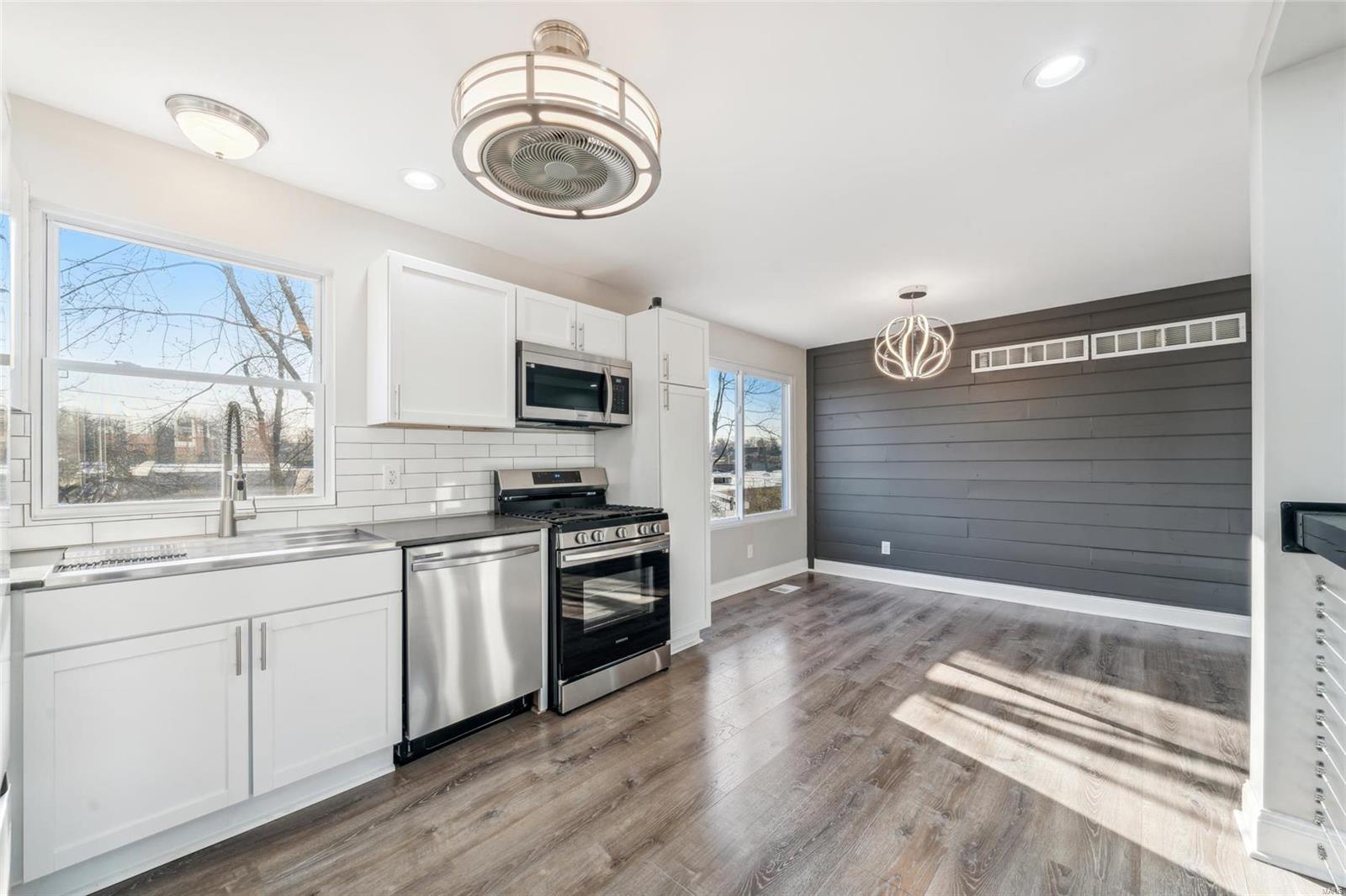 St Louis, Missouri 63136, United States, 3 Bedrooms Bedrooms, ,2 BathroomsBathrooms,Residential,Active,910