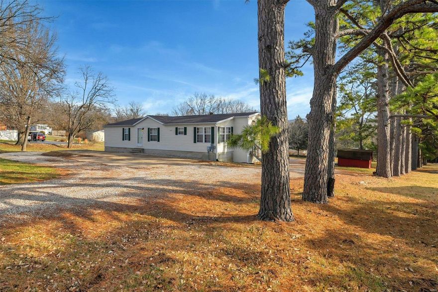 This property exudes the feeling of home with its spacious back yard and sweeping view. The stunning open floor plan offers 4 bedrooms and 3 baths on 1 acre in the heart of House Springs. Freshly painted, Custom woodwork and remodeled Master bathroom with enormous amount of space for parking and a spacious back deck, entertaining is a must! Additional Rooms: Mud Room