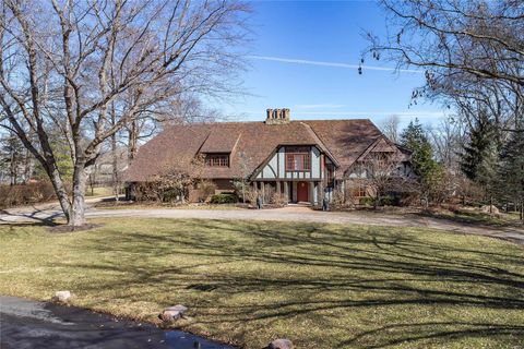 15 Chipper Road Frontenac MO 63131