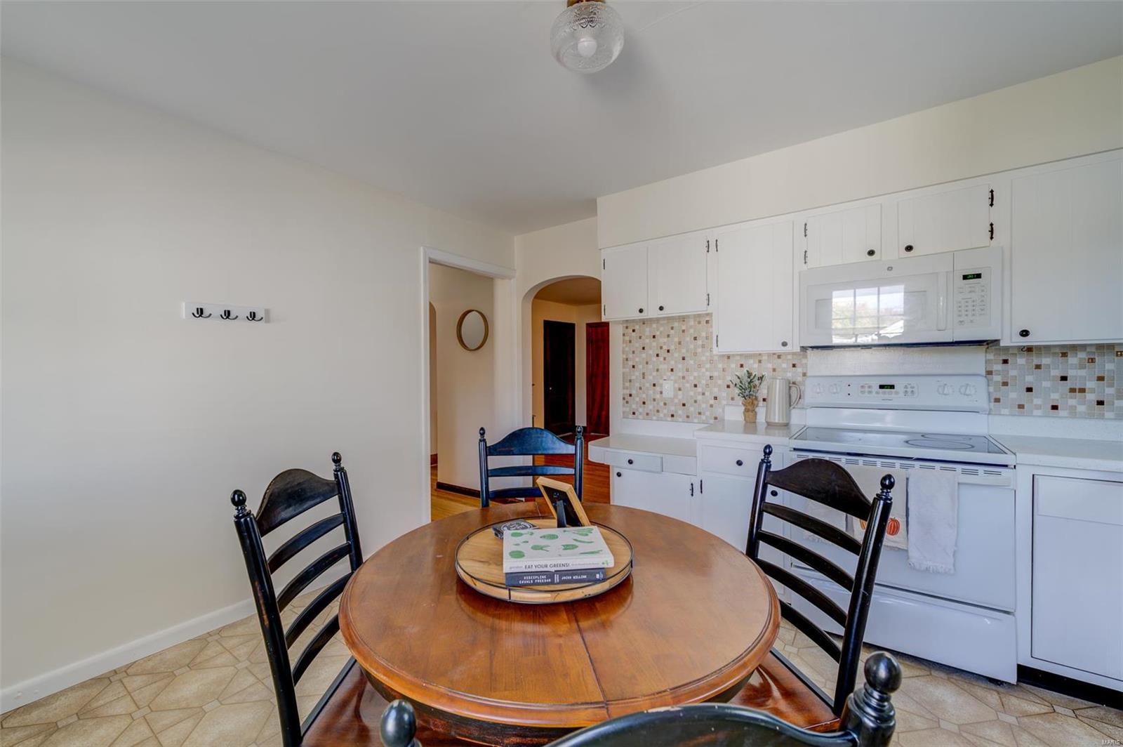 St Charles, Missouri 63301, United States, 3 Bedrooms Bedrooms, ,3 BathroomsBathrooms,Residential,Pending,39883