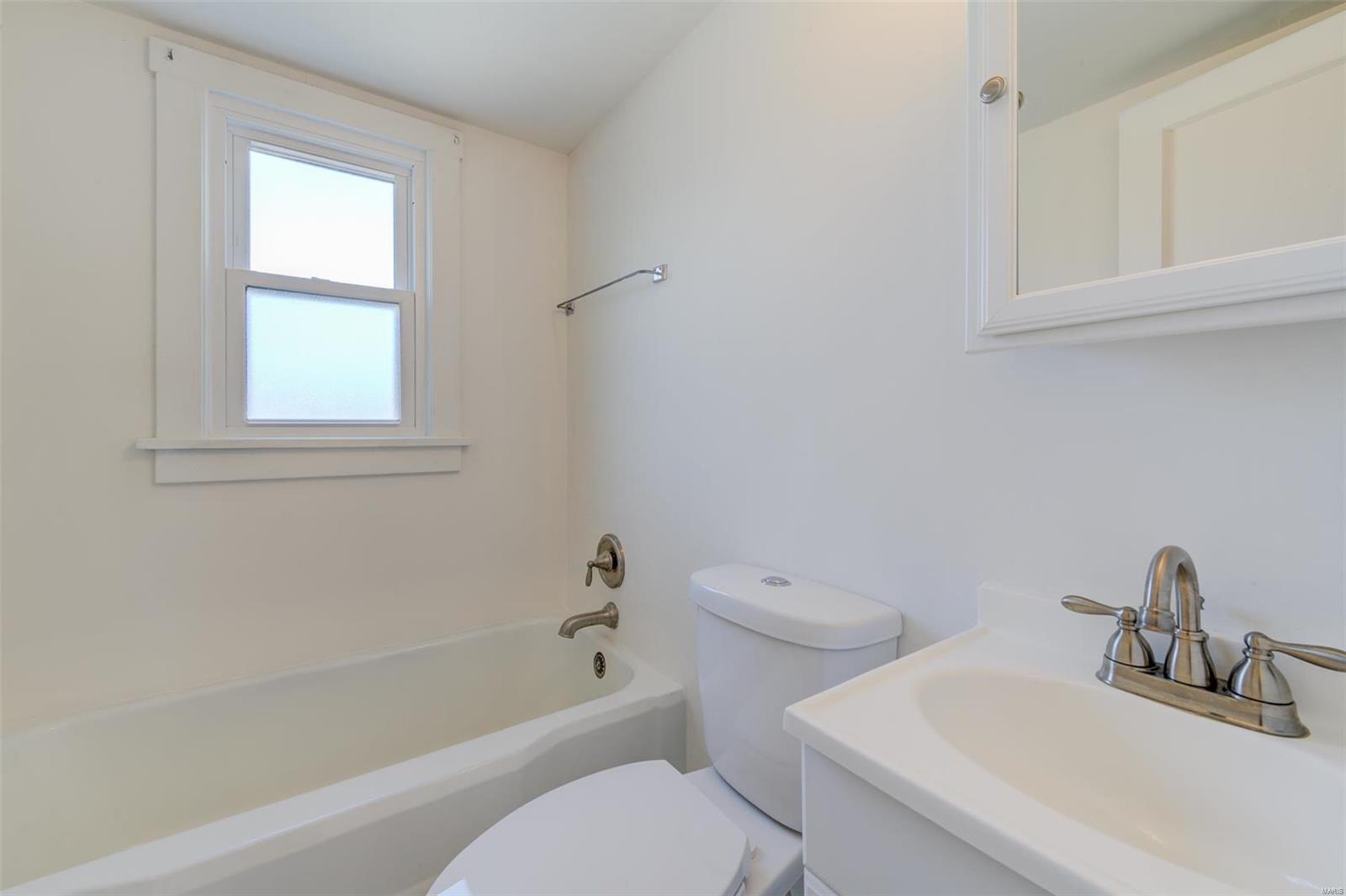 St Charles, Missouri 63301, United States, 3 Bedrooms Bedrooms, ,3 BathroomsBathrooms,Residential,Pending,39883