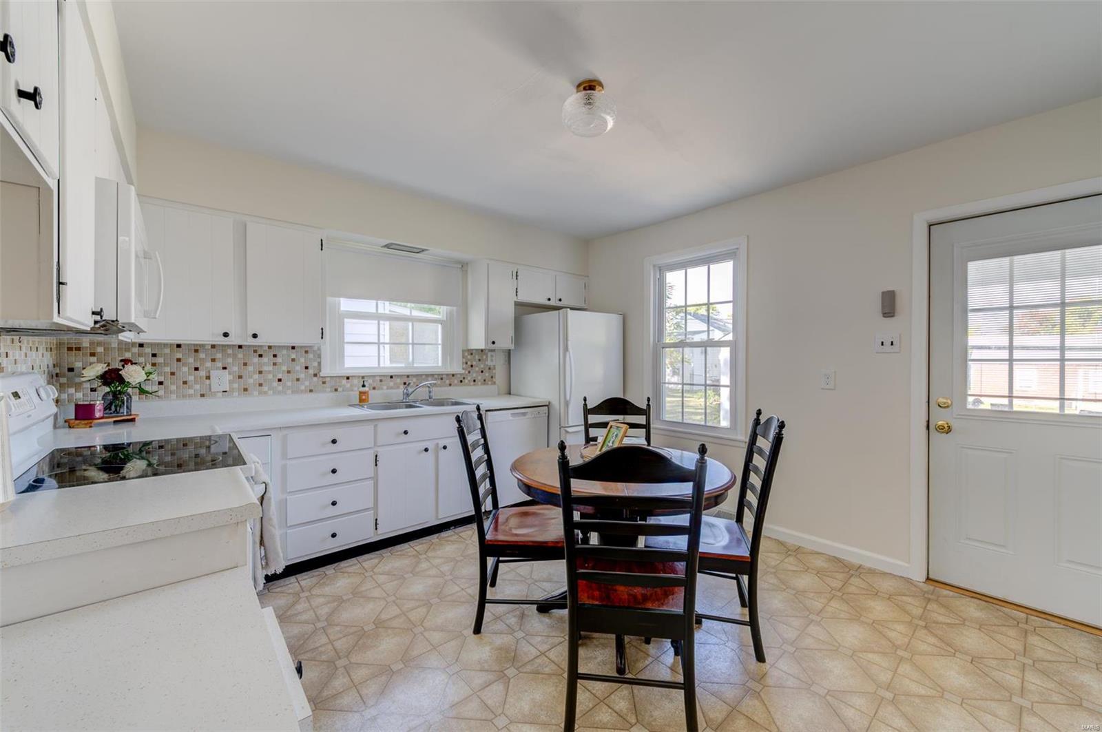 St Charles, Missouri 63301, United States, 3 Bedrooms Bedrooms, ,3 BathroomsBathrooms,Residential,Pending,39883