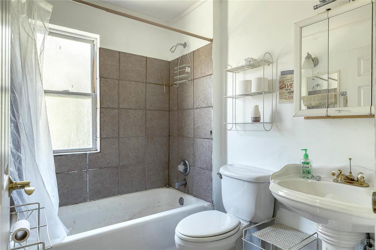 Lake St Louis - Residential