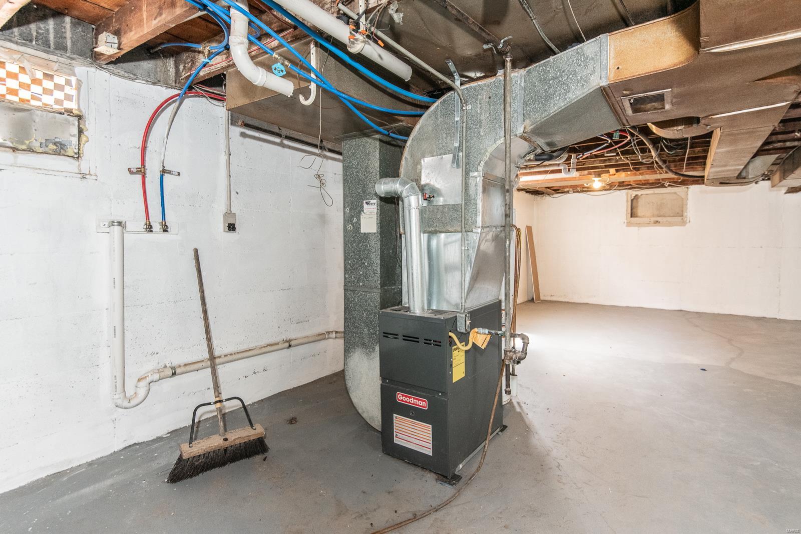 St Louis, Missouri 63130, United States, 4 Bedrooms Bedrooms, ,1 BathroomBathrooms,Residential,Pending,101094